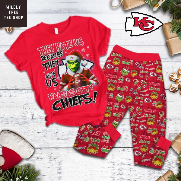 Kansas City Chiefs They Hate Us Because They Ain’t Us Grinch Pajamas Set